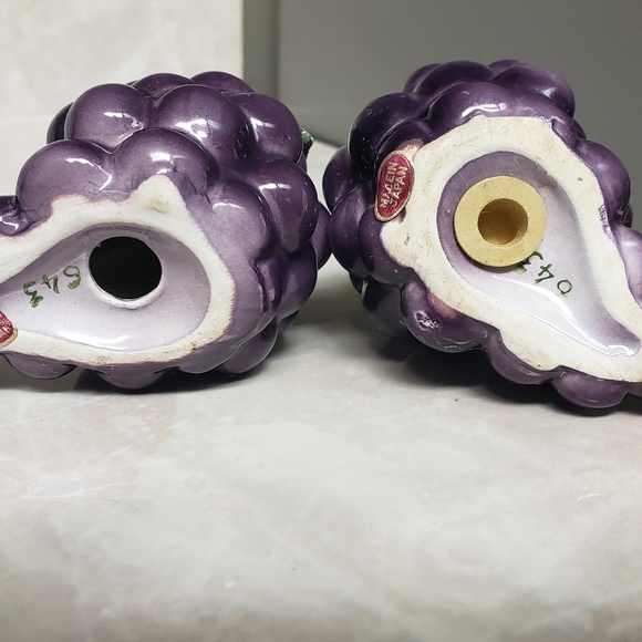 leftons Kitchen Vintage Leftons Grapes Salt And Pepper Shakers